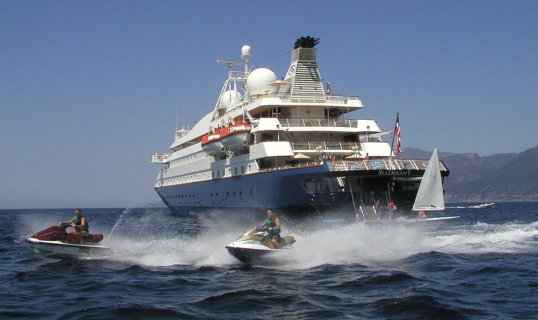 Luxury Yacht Vacation, Small