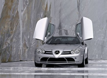 20. Mercedes-Benz SLR McLaren