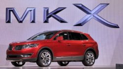 LincolnMKXatNAIAS2015_SV3_6835