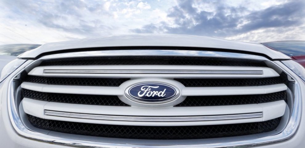 Most luxury cars are leased